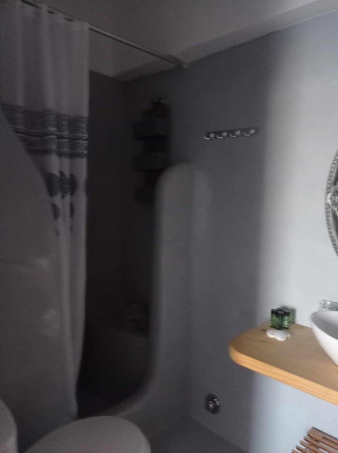 Kantouni Guest House By The Sea Batsi  Luaran gambar