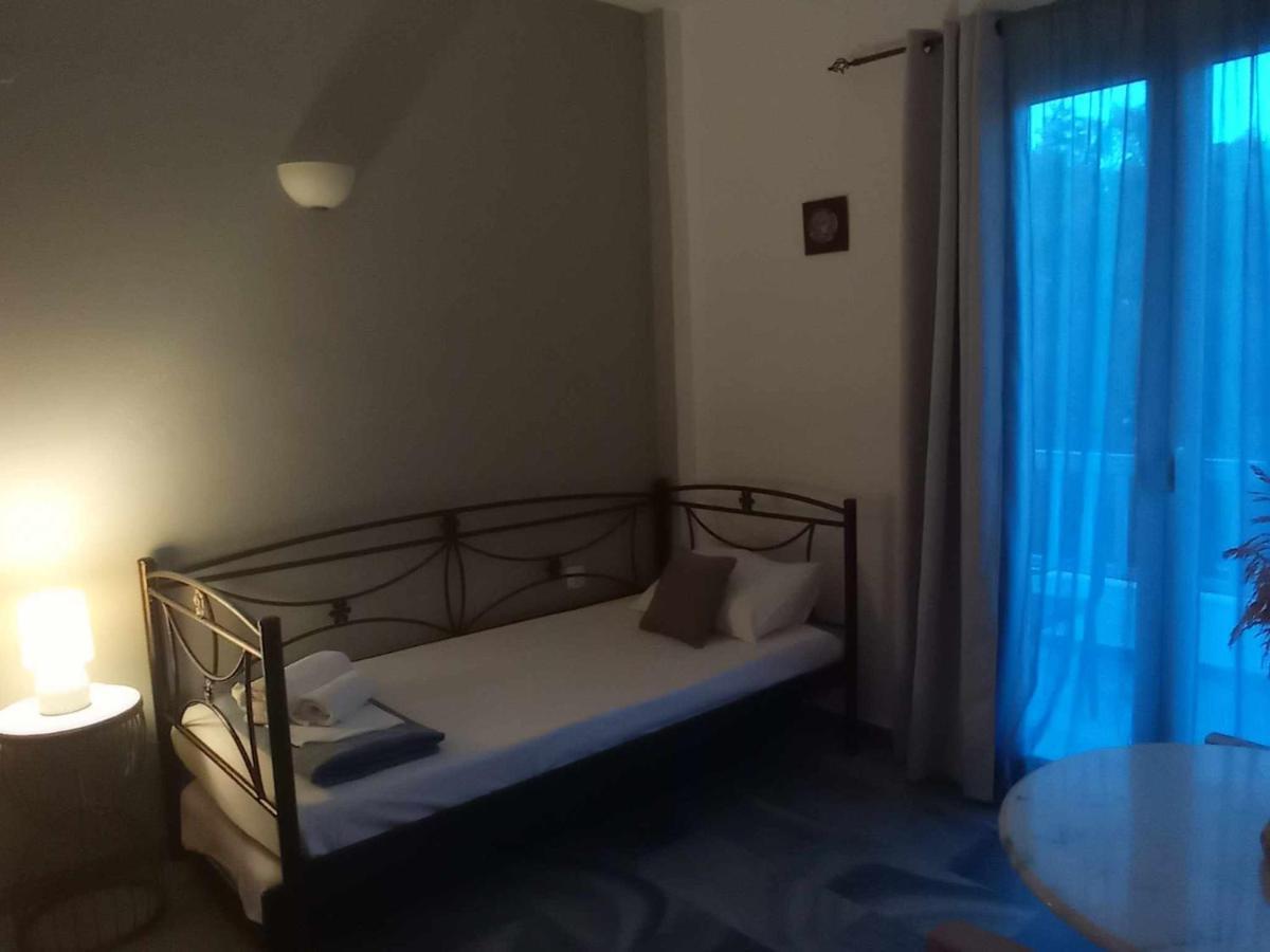 Kantouni Guest House By The Sea Batsi  Luaran gambar