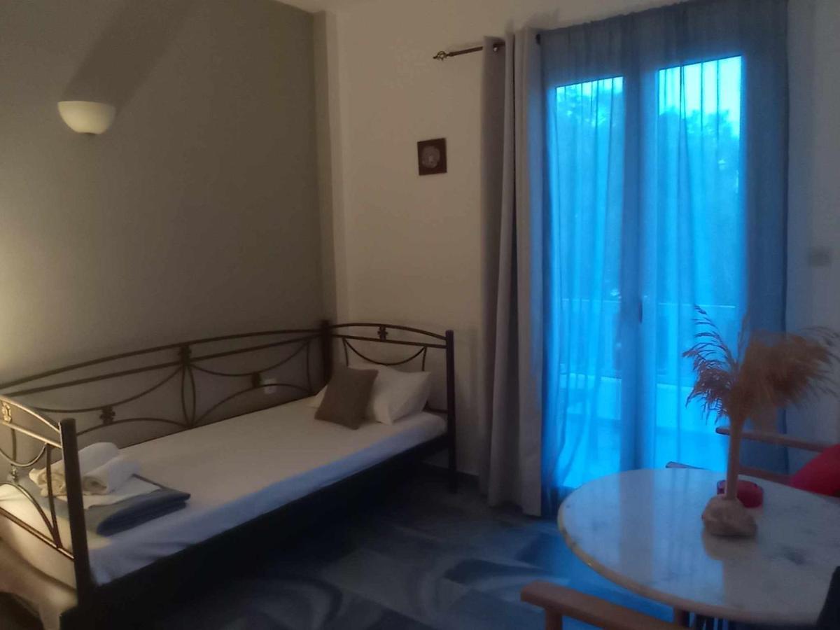 Kantouni Guest House By The Sea Batsi  Luaran gambar