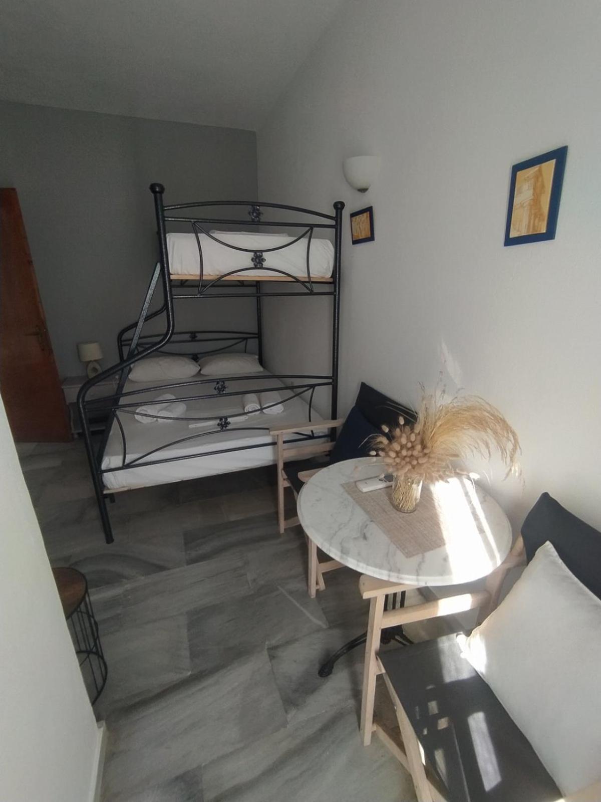 Kantouni Guest House By The Sea Batsi  Luaran gambar