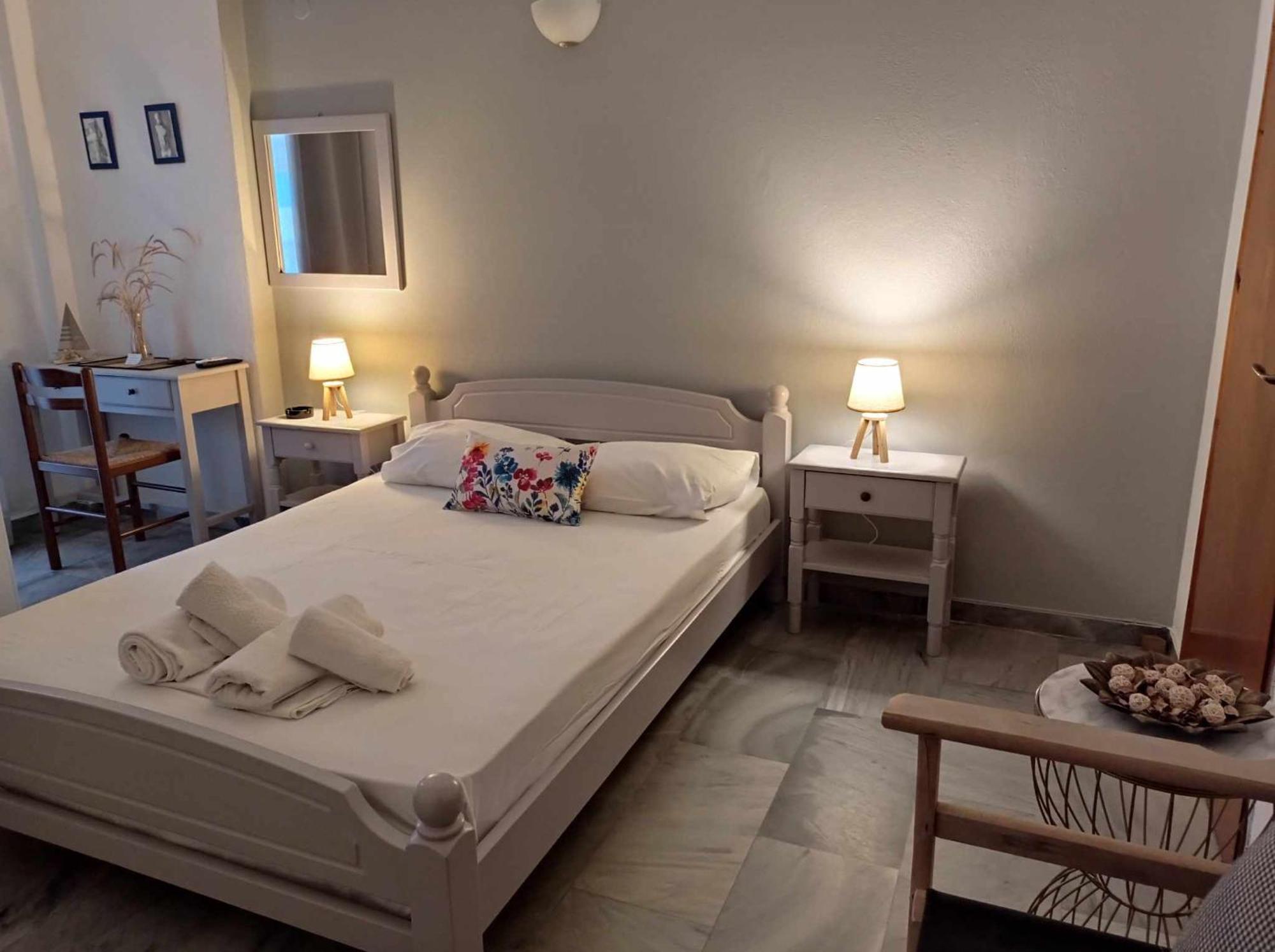Kantouni Guest House By The Sea Batsi  Luaran gambar