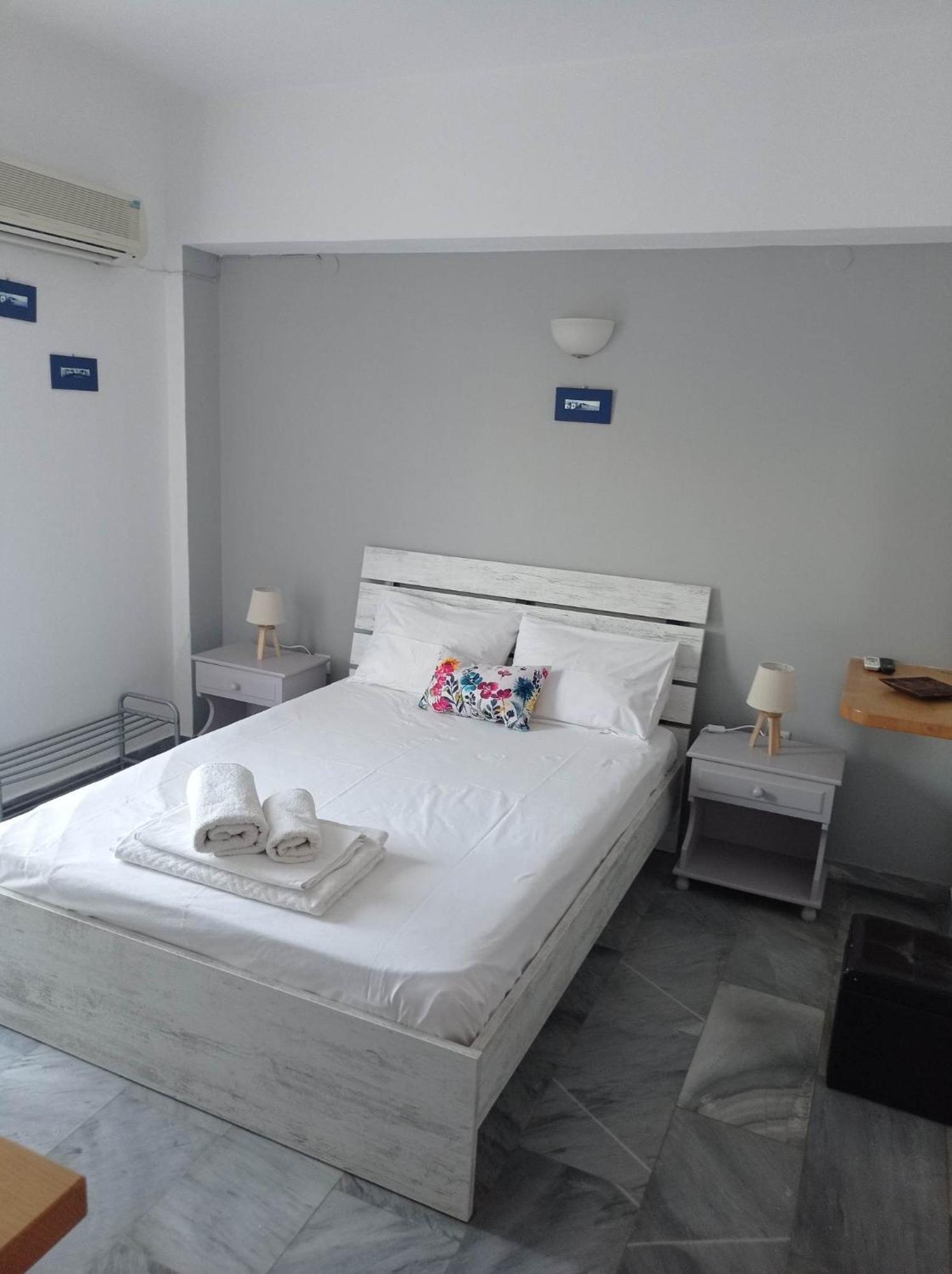 Kantouni Guest House By The Sea Batsi  Luaran gambar