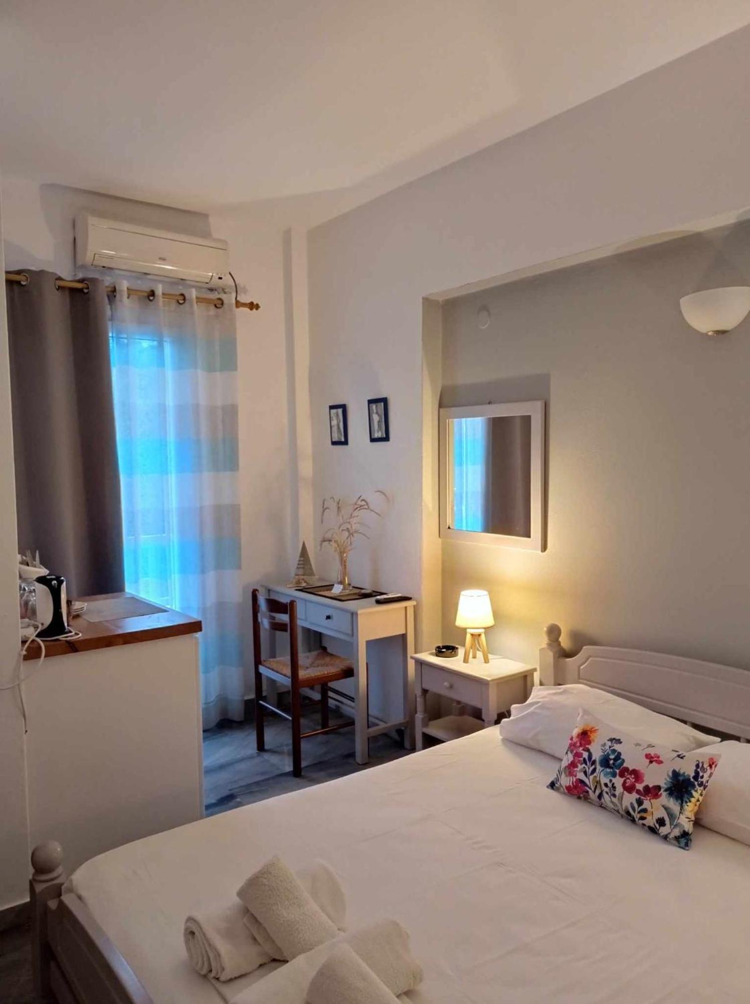 Kantouni Guest House By The Sea Batsi  Luaran gambar