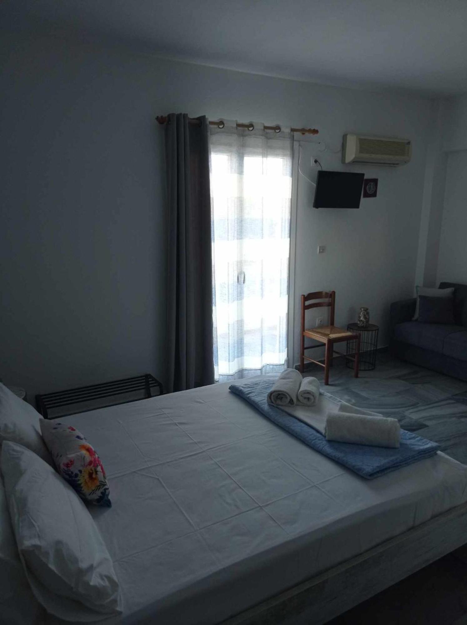 Kantouni Guest House By The Sea Batsi  Bilik gambar