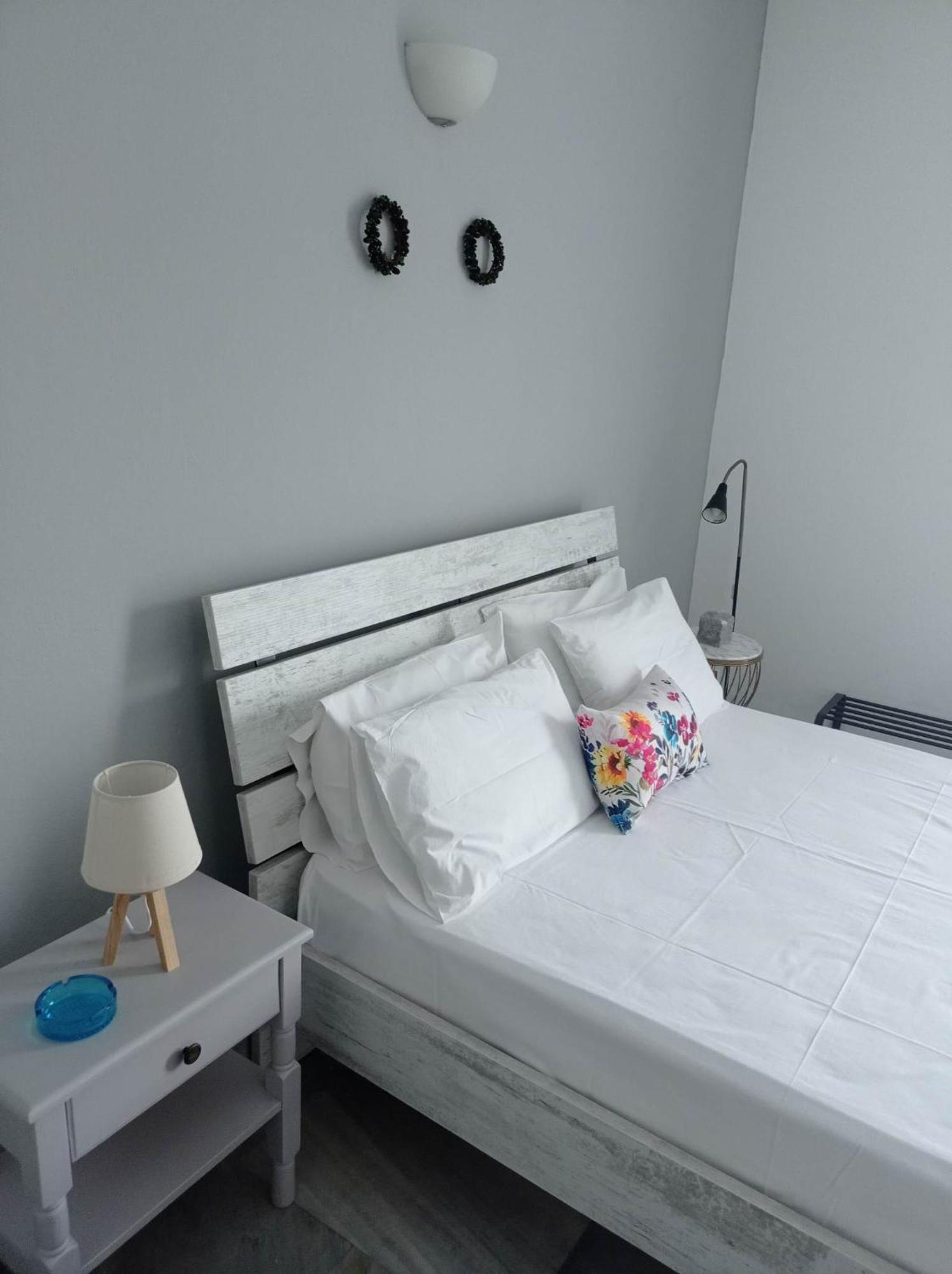 Kantouni Guest House By The Sea Batsi  Bilik gambar