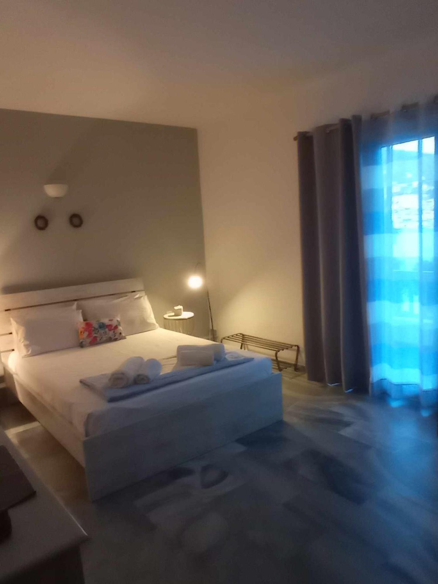 Kantouni Guest House By The Sea Batsi  Bilik gambar