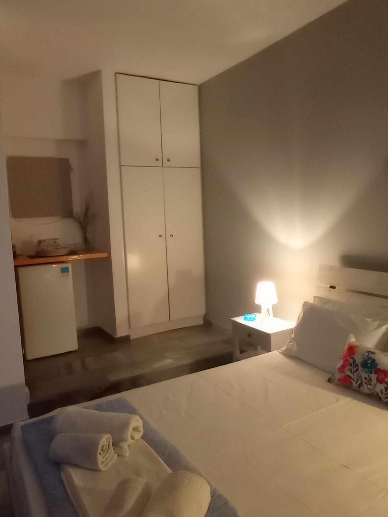 Kantouni Guest House By The Sea Batsi  Bilik gambar